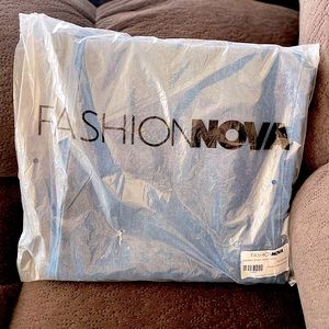 **NWT/NWP** FASHION NOVA Workflow Skater Jeans